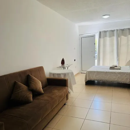 Mackenzie Stay Apartament Larnaca